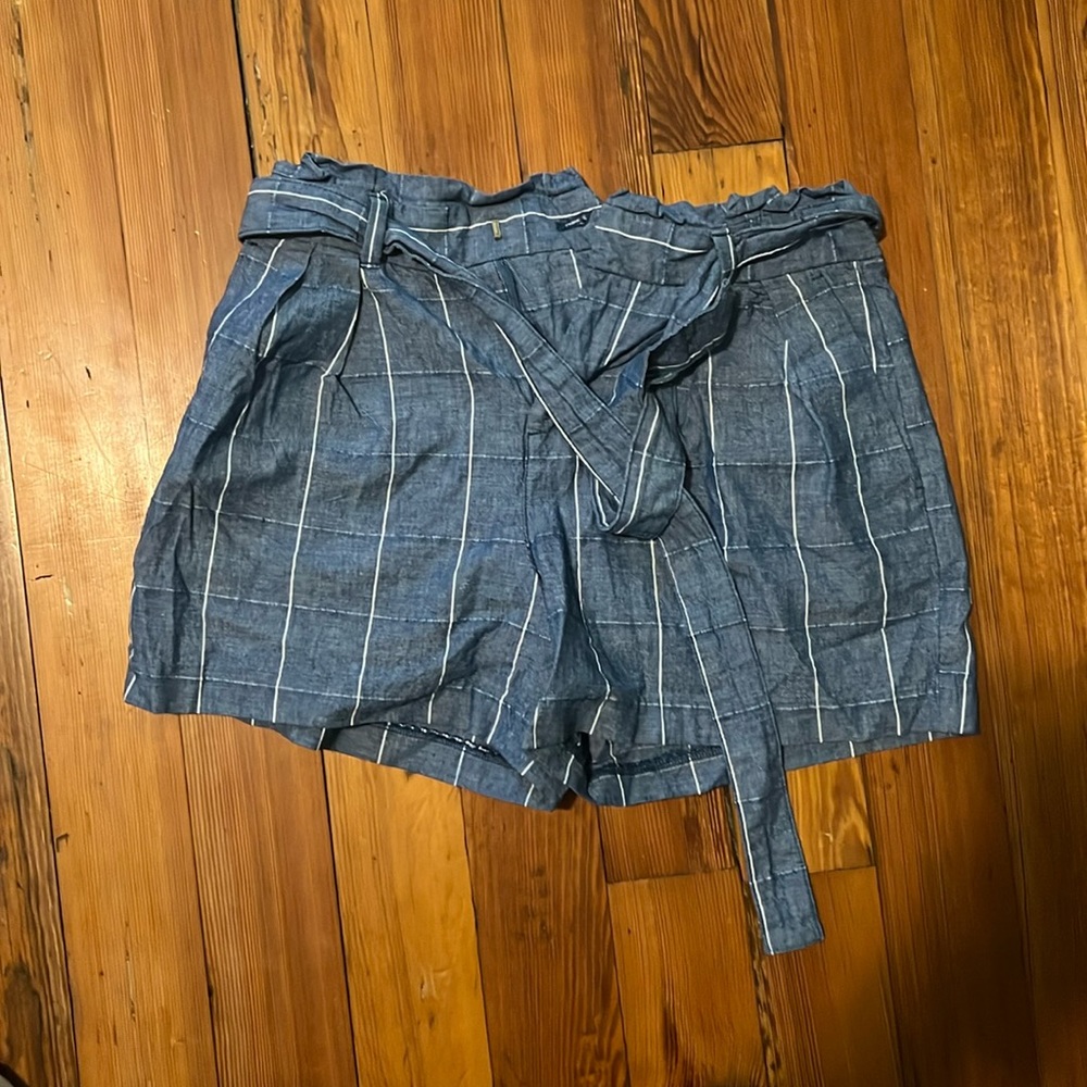 Banana Republic, blue shorts with white pin stripes and tie in front, size zero